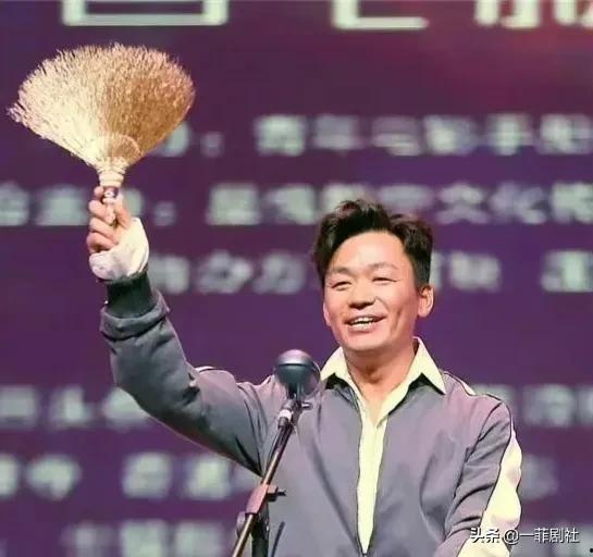 何炅娱乐圈吃瓜爆料视频,一场吃瓜爆料的真实盛宴  第2张