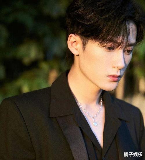 娱乐吃瓜蜀黍檀健次,娱乐吃瓜蜀黍的星光璀璨之路  第1张