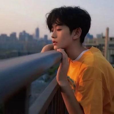 娱乐吃瓜头像男真人,真人生吃瓜头像背后的男星故事  第2张
