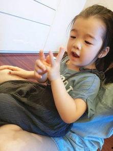 小孩自拍爆料爸爸视频,小孩视角下的温馨瞬间  第3张