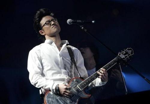 抖音爆料汪峰是真的吗视频,汪峰真实情况揭秘，真相究竟如何？