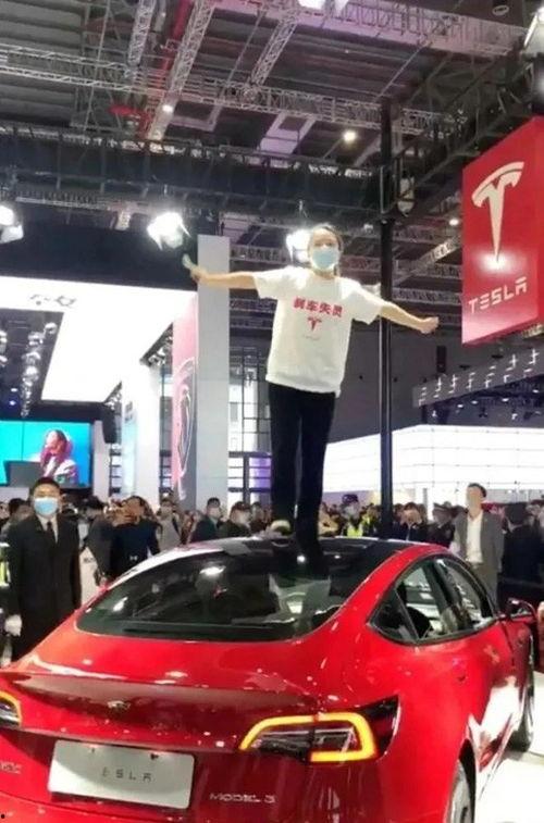 上海车展网红吃瓜视频,现场热辣视频盘点  第2张