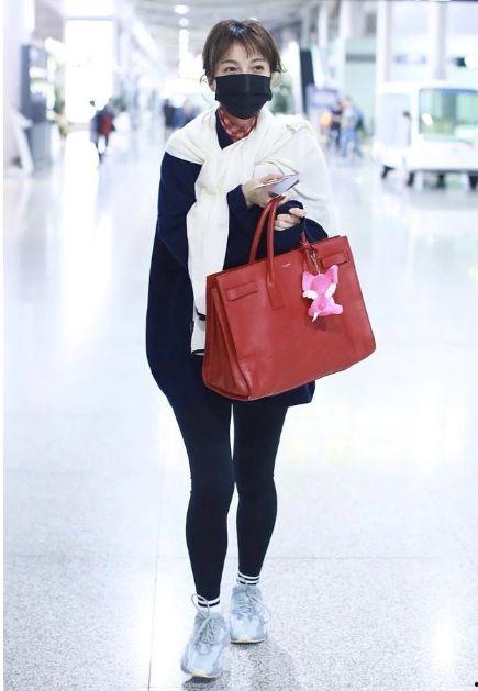 吴昕机场最新爆料,揭秘明星私服搭配与时尚态度