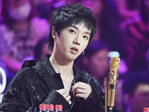 爆料大导演的人是谁呀视频,爆料大导演身份之谜，真相即将揭晓！  第3张